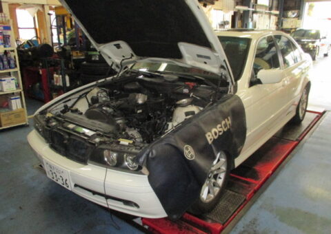 平成15年式　BMW525（E39）エンジン不調修理　エンジン振動チェック　エンジン点灯　など